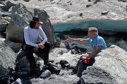 69 Alla bocca del ghiacciaio il torrente esce impetuoso